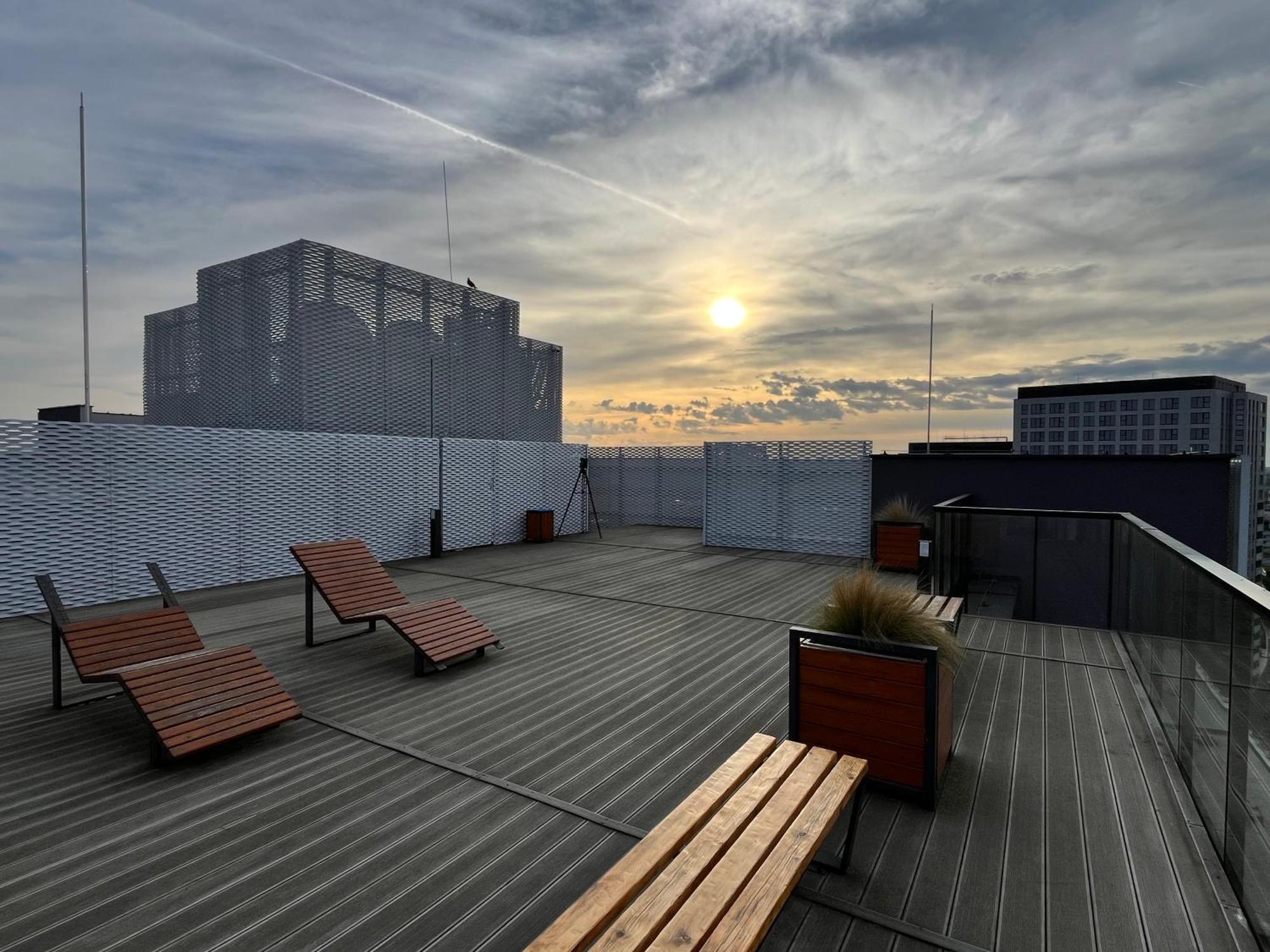 Family House By The River Odra -Panoramic Terrace - 3Room Apartment With 2 Separate Bedrooms And 2 Balconies By Wroapart-Pl- Perfect For Family & Business Stays Wrocław Kültér fotó