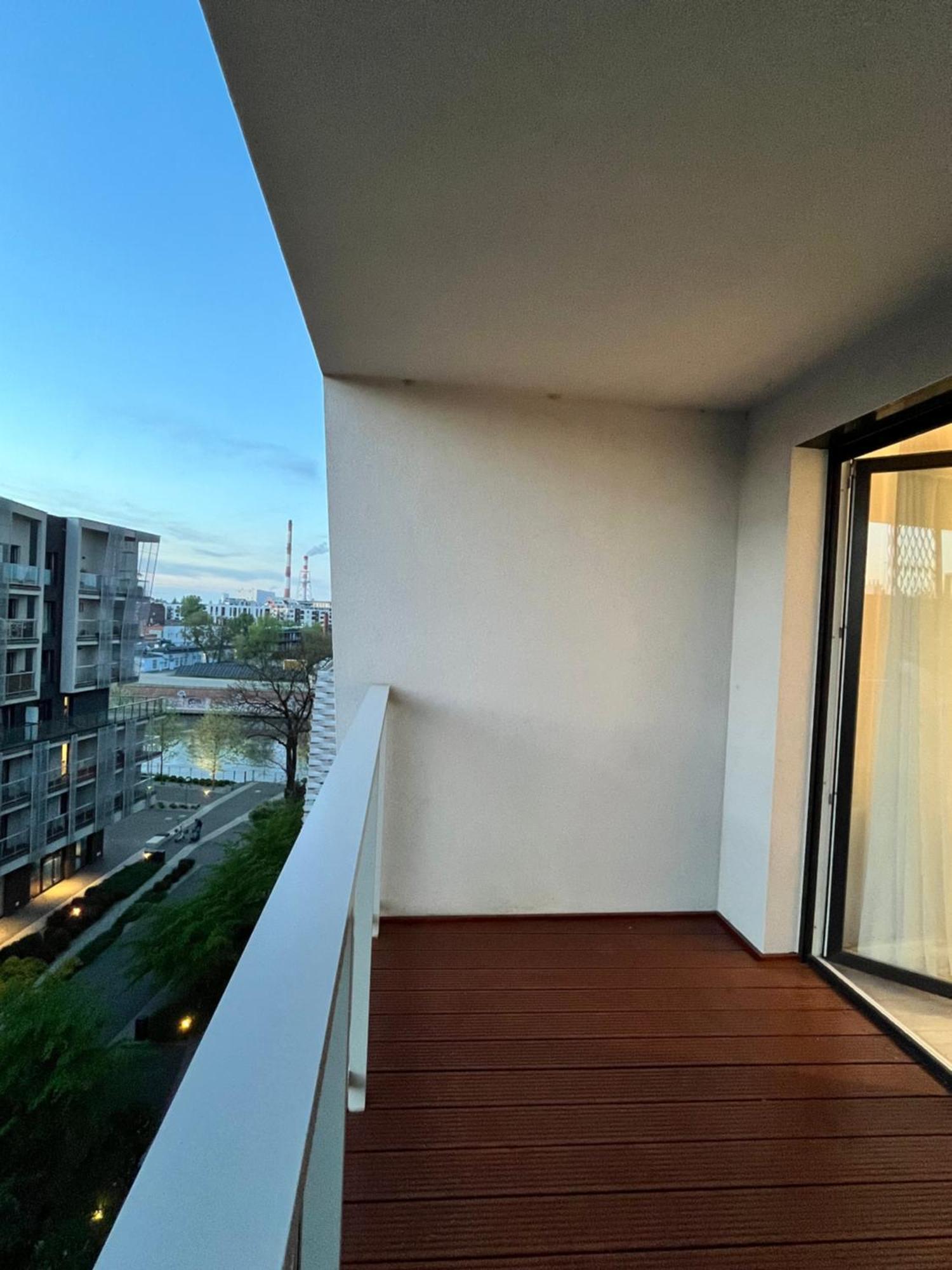 Family House By The River Odra -Panoramic Terrace - 3Room Apartment With 2 Separate Bedrooms And 2 Balconies By Wroapart-Pl- Perfect For Family & Business Stays Wrocław Kültér fotó